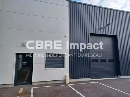 location commerce cormontreuil 51350 205m²