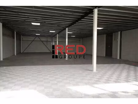 location commerce 240 m² à 810 m²