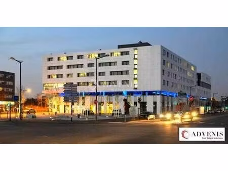 location commerce 169 m²