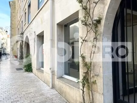 location commerce orleans 45000 84m²
