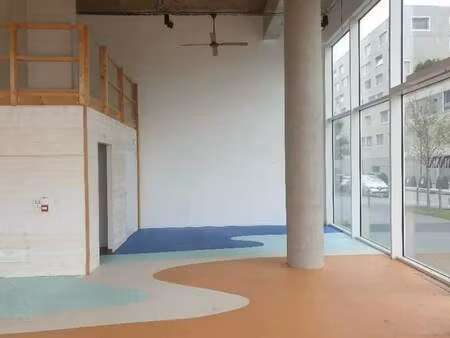 location commerce rennes 35000 77m²