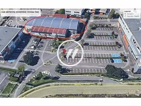 location commerce 565 m²
