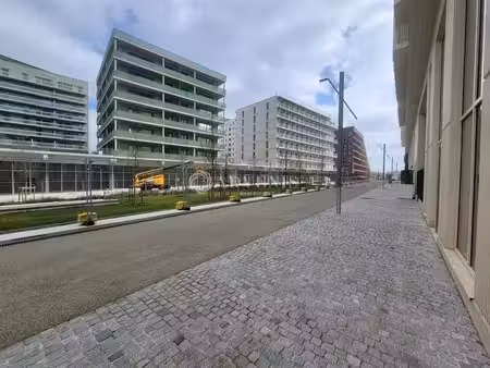 location commerce 57m² à 262m²