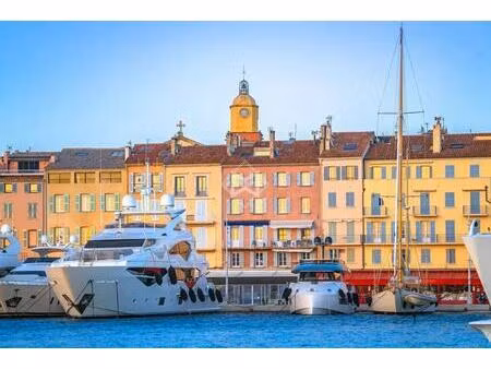 location commerce saint tropez 83990 80m²
