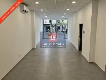 location commerce salon de provence 13300 100m²