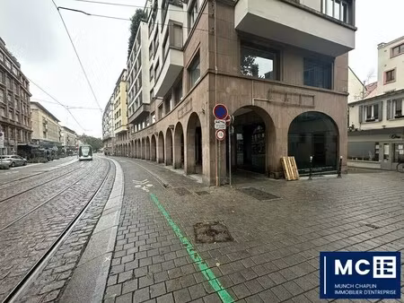 location commerce 242 m² à 850 m²