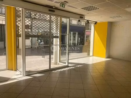 location commerce 350 m²