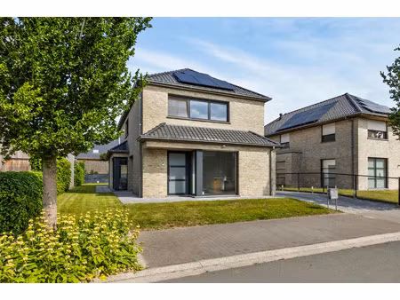 huis te koop in oostkamp met 4 slaapkamers