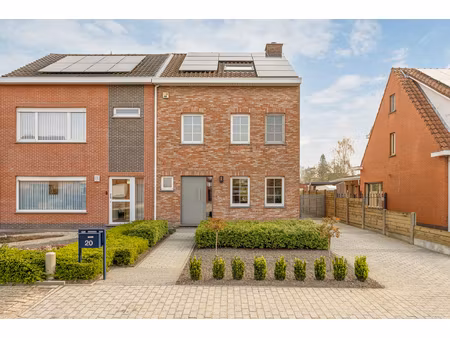 huis te koop in malle met 4 slaapkamers