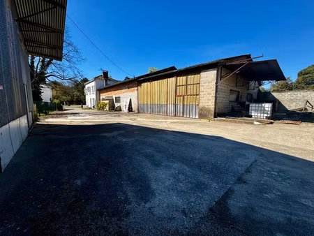 ensemble immobilier au coeur du bourg de meilhan sur garonne