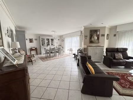 superbe maison de plain-pied volumes exceptionnels et prestations complètes