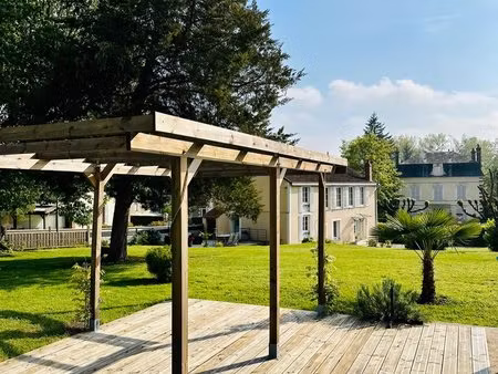 a 1h30 de paris a6  toucy  belle maison ancienne lumineuse de 238 m2 habitables 7 pièces..