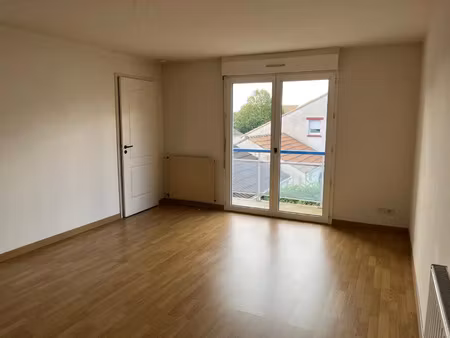 location appartement 3 pièces aux herbiers (85500) : à louer 3 pièces / 77m² les herbiers