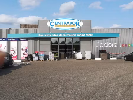 location local commercial