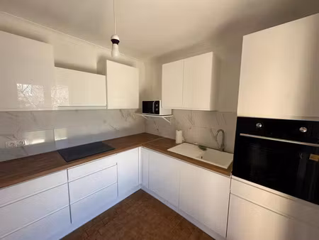 location appartement 4 pièces 72 m² à lunel (34400)