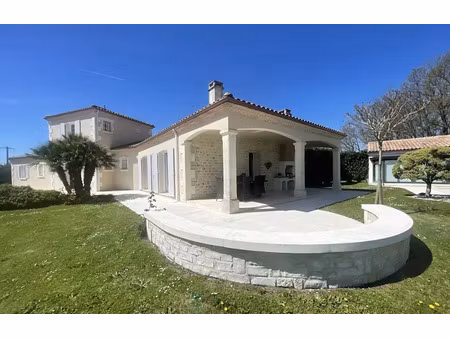 vente villa 9 pièces 290 m² à barbezieux-saint-hilaire (16300)  599 700 €