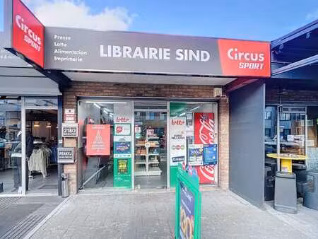 petite surface commerciale déjà louée sur ans à vendre