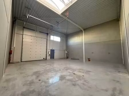 unité pme neuve (216 m²) – stratégiquement située à proxi...