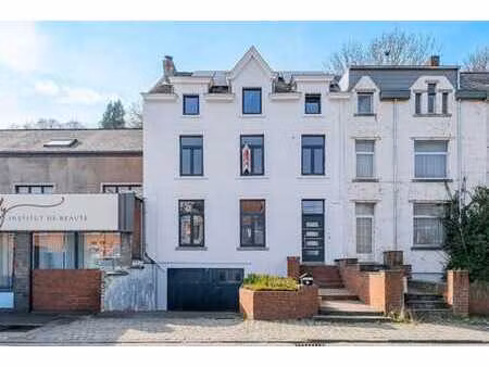 maison mitoyenne parfaitement située