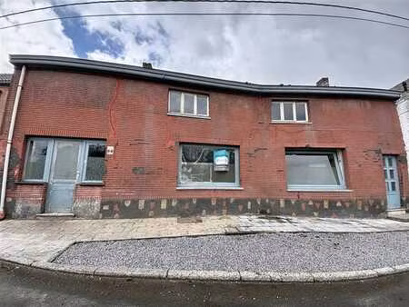 maison 3 façades avec 3 chambres et jardin