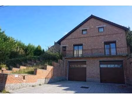 villa 218 m² hab. + sous-sol 150 m² 3 à 4 ch 2 sdb garage