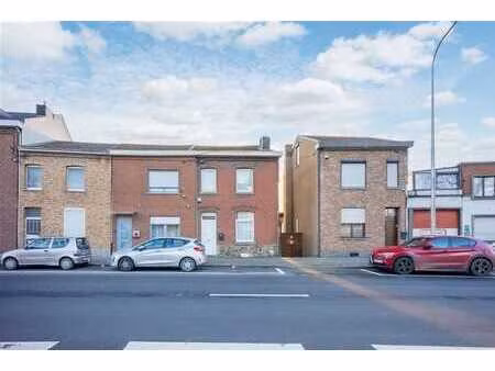 maison 3 façades avec passage latéral  jardin