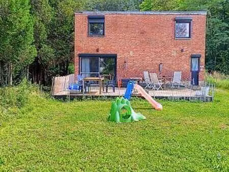 maison d'habitation avec jardin et grand garage / atelier