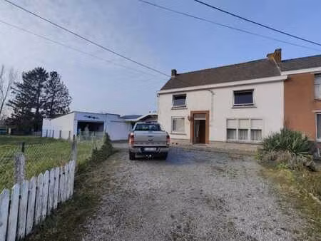 jolie maison avec jardin et remises sur et avec 6a 44ca