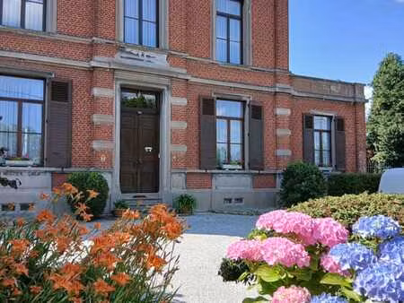 maison de maître 6 chambres sur 23a à honnelle ( angre)s