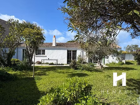 vente maison 4 pièces 104.6 m² à la couarde-sur-mer (17670)  740 000 €