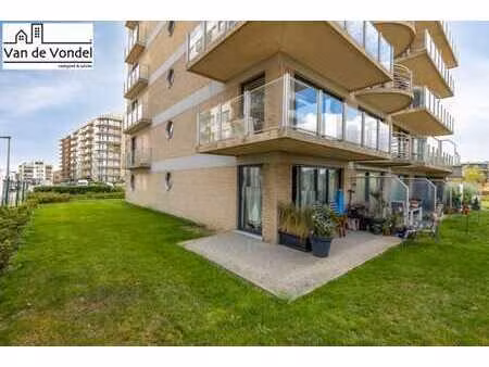 appartement rénové avec une chambre à 100 m de la plage!
