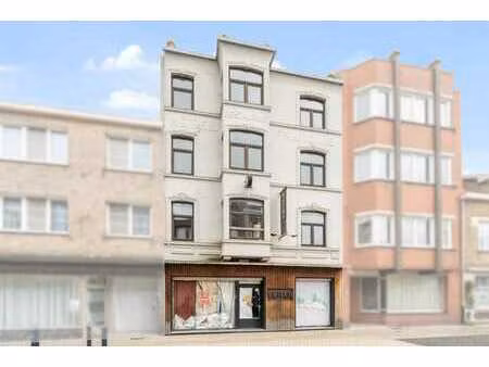 immeuble commercial à rénover à vendre au centre de la panne