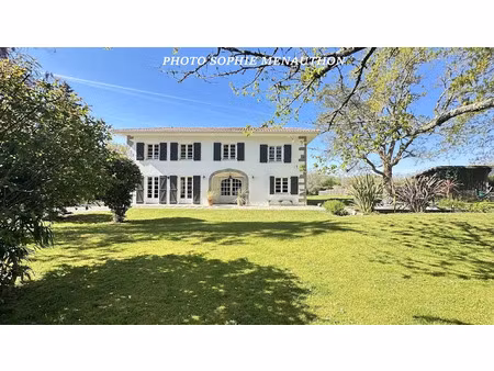 vente maison 7 pièces 205 m² à bayonne (64100)  997 500 €