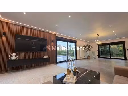 magnifique villa - 4 chambres - 3 sdd - jardin 1900 m2 - garage