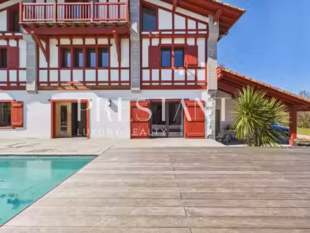 vente maison 9 pièces 375 m² larressore (64480)
