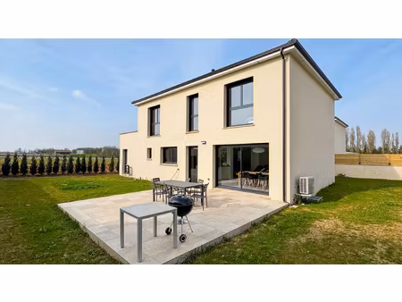 elegante maison familiale recente de 156 m2 - feucherolles s