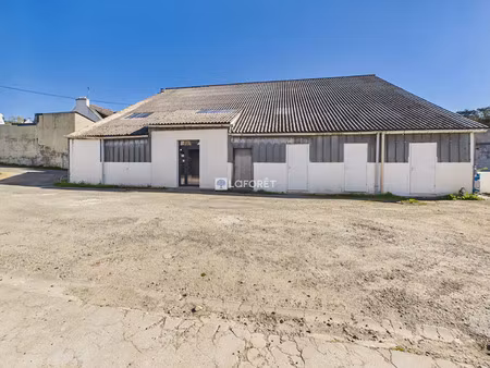 vente bureaux et commerces à quimper (29000) : à vendre / 200m² quimper