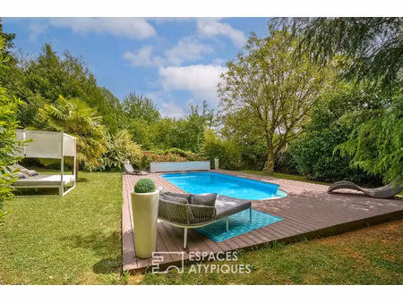 charme de l'ancien  confort de l'exception : maison de caractère avec piscine et pigeonnie