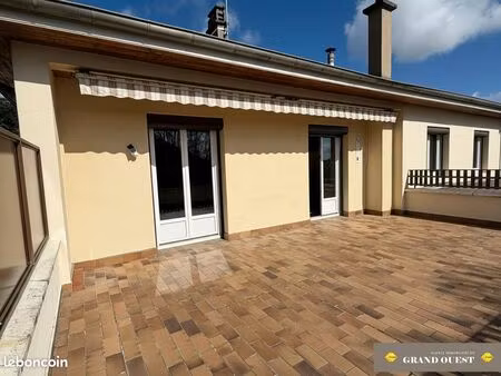 maison 8 pièces 148 m²