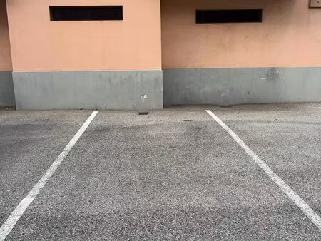place de parking sécurisée – résidence avec portail – villefranche-sur-mer