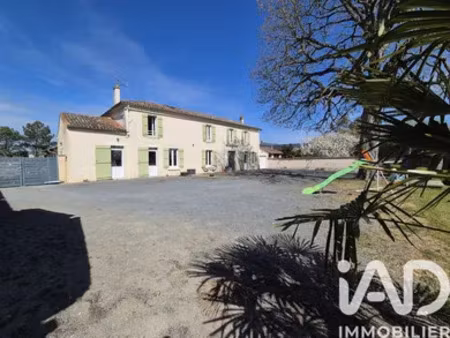 maison à val en vignes (79290)