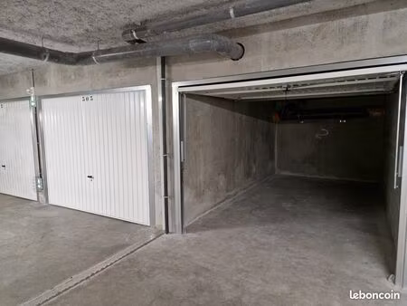 parking/box brignais