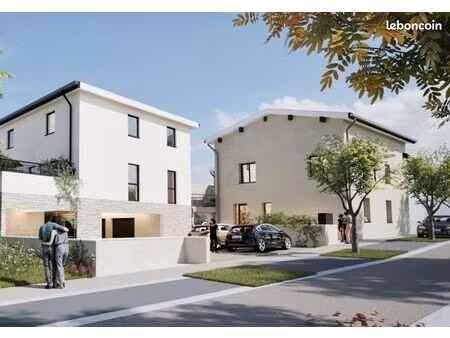 duplex à rénover avec terrasse et garage