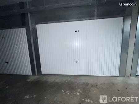 parking/box 18 m² carros