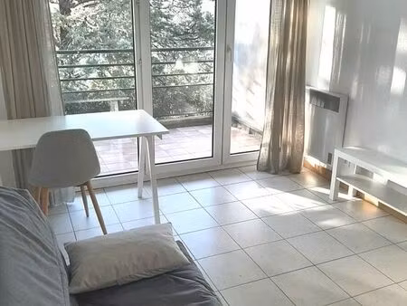 location t1 24 m2 proche facultés aix sud