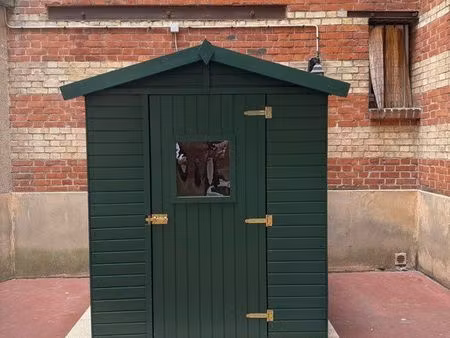 abri / local de stockage sécurisé – accès facile