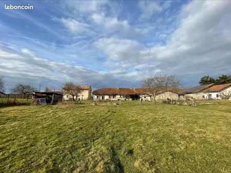 ferme 102 m² viriat