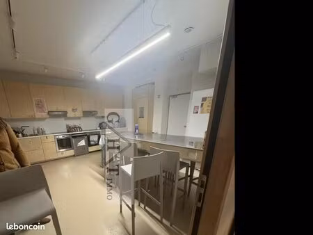 local bureaux 1 018 m²