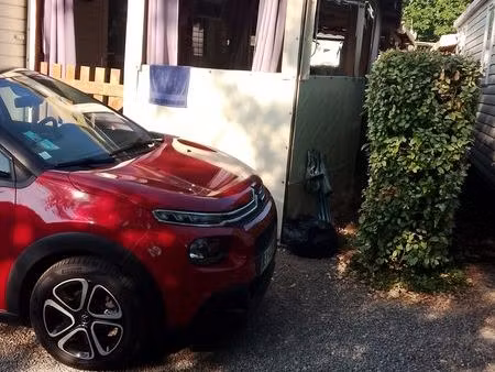 mobilhome dans camping sur parcelle aménagée