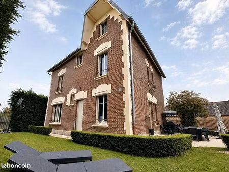 maison 7 pièces 203 m²